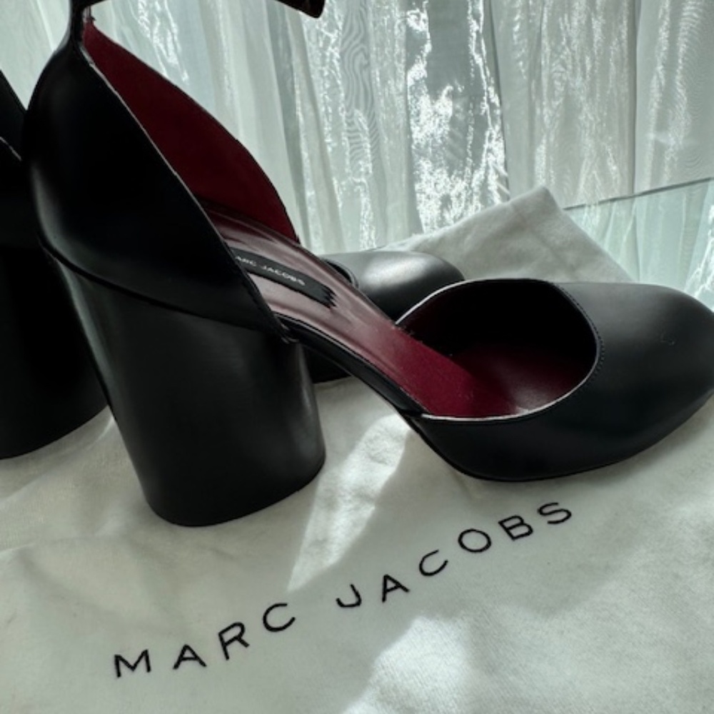 MARC JACOBS Pumps 'NEW' - Black with ankle tassle bow -  EU 37 (US 7)